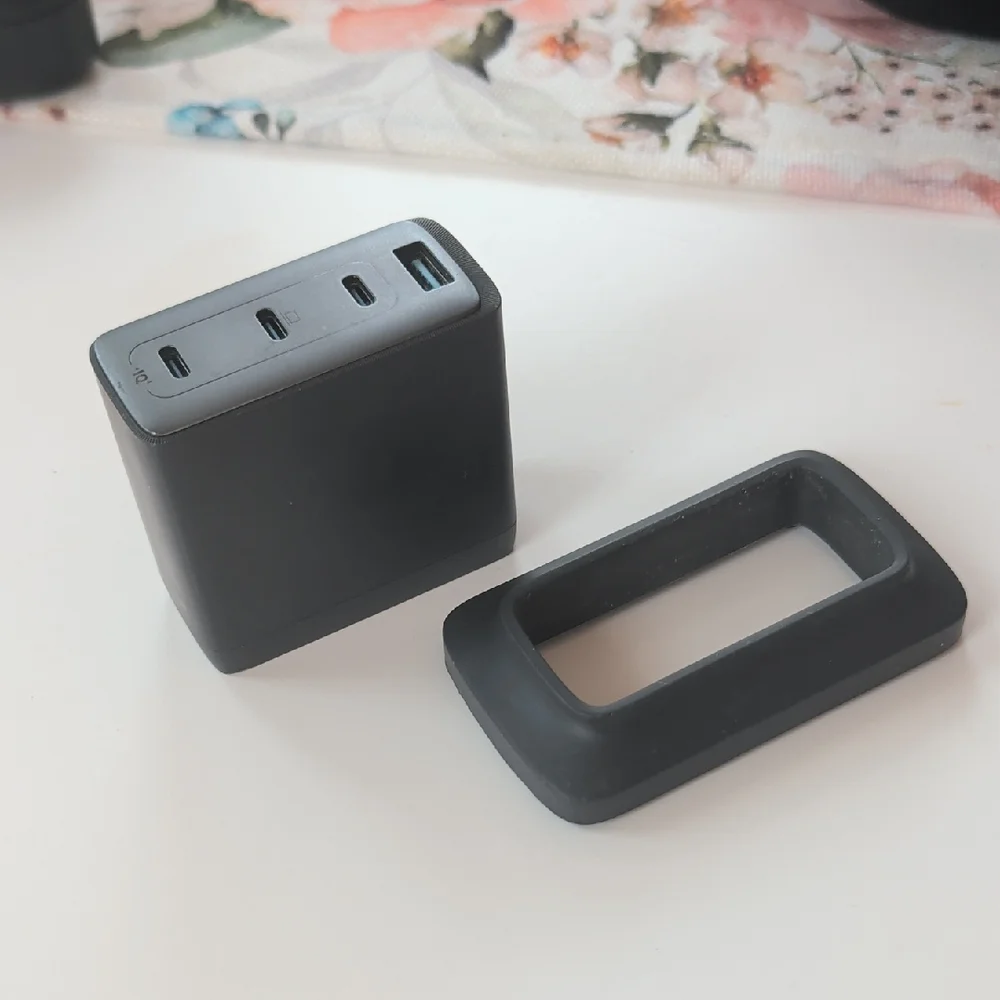 Anker 100w Charging Hub with Suction Housing